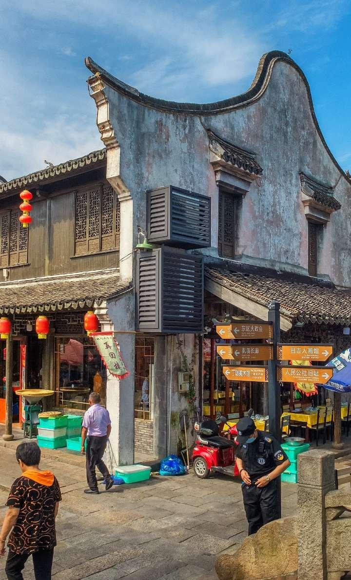 劳动者依法享有什么就业的权利游戏画面